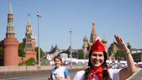 Как завязывать пионерский галстук: пошаговая инструкция в NL International